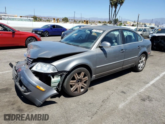 2005 Volkswagen Passat GLX z VIN WVWTU63B95E085836, wystawiony jako Copart lot #67782394 z przebiegiem 125 315 mil mil oraz Szkoda całkowita • Salvage title. Historia ofert i sprzedaży dostępna na DreamBid. Obrazek 1.