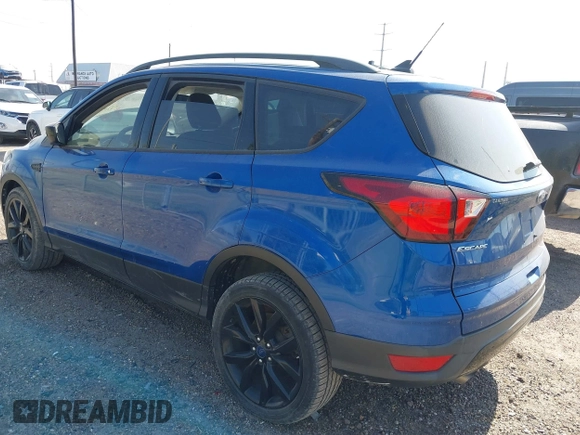 2019 Ford Escape SE with VIN 1FMCU0GD1KUB00318, listed as a IAAI auction lot 42059468 with 1 mi miles. Bid and sale history available at carsss.com. Image 3.