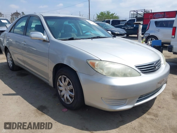 2006 Toyota Camry STD with VIN 4T1BE32K26U164258, listed as a IAAI auction lot 42120723 with 172,018 mi miles. Bid and sale history available at carsss.com. Image 1.