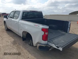 2019 Chevrolet Silverado 1500 LT with VIN 1GCUYDED4KZ153377, listed as a IAAI auction lot 41498723 with 106,582 mi miles. Bid and sale history available at carsss.com. Image 3.