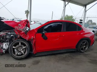 2022 Subaru WRX Premium z VIN JF1VBAF68N9026422, wystawiony jako IAAI lot #42418514 z przebiegiem 22 297 mil mil oraz . Historia ofert i sprzedaży dostępna na DreamBid. Obrazek 14.