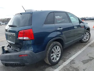 2011 Kia Sorento LX with VIN 5XYKTDA23BG068572, listed as a IAAI auction lot 41036588 with 215,145 mi miles. Bid and sale history available at carsss.com. Image 4.