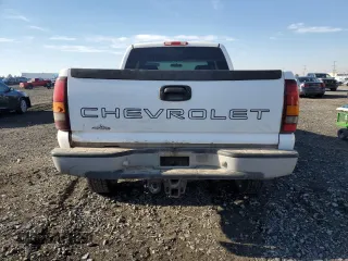 2001 Chevrolet Silverado 2500 with VIN 1GCGK29U61Z200260, listed as a Copart auction lot 79741324 with 217,069 mi miles and Salvage Title. Bid and sale history available at carsss.com. Image 6.