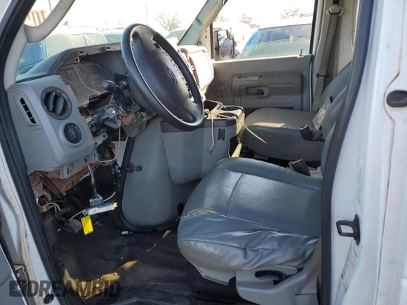 2012 Ford Econoline Passenger XL z VIN 1FBSS3BL8CDA42283, wystawiony jako Copart lot #45520535 z przebiegiem 114 707 mil mil oraz Szkoda całkowita • Salvage title. Historia ofert i sprzedaży dostępna na DreamBid. Obrazek 7.