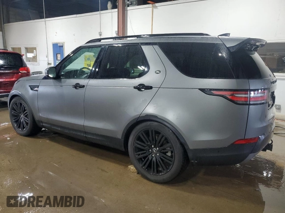 2018 Land Rover Discovery HSE Luxury z VIN SALRT2RV7JA052867, wystawiony jako Copart lot #47933665 z przebiegiem 104 033 mil mil oraz Szkoda całkowita • Salvage title. Historia ofert i sprzedaży dostępna na DreamBid. Obrazek 2.
