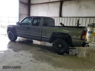 2000 Chevrolet Silverado 1500 LS with VIN 2GCEK19TXY1364347, listed as a Copart auction lot 82390404 with 197,959 mi miles and Non Repairable. Bid and sale history available at carsss.com. Image 2.