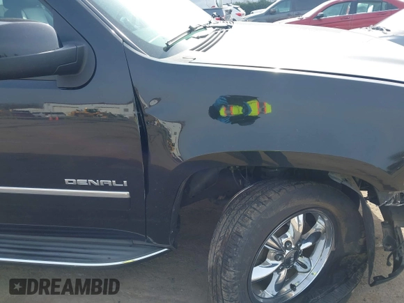 2012 GMC Yukon XL Denali with VIN 1GKS2MEF2CR252084, listed as a IAAI auction lot 41802335 with 88,958 mi miles. Bid and sale history available at carsss.com. Image 17.