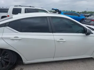 2022 Nissan Altima SR z VIN 1N4BL4CV3NN424416, wystawiony jako IAAI lot #42127183 z przebiegiem 8 881 mil mil oraz . Historia ofert i sprzedaży dostępna na DreamBid. Obrazek 13.