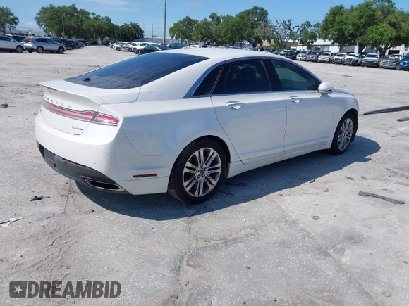 2014 Lincoln MKZ with VIN 3LN6L2G91ER832211, listed as a IAAI auction lot 41770905 with 63,417 mi miles and . Bid and sale history available at DreamBid. Image 4.