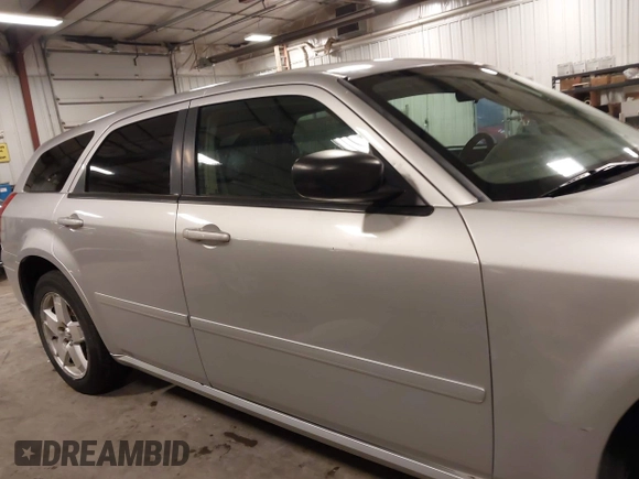 2005 Dodge Magnum z VIN 2DRGZR8V15H587486, wystawiony jako IAAI lot #42040578 z przebiegiem 179 158 mil mil oraz . Historia ofert i sprzedaży dostępna na DreamBid. Obrazek 14.