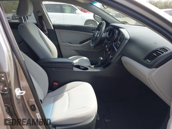 2015 Kia Optima LX z VIN 5XXGM4A76FG421945, wystawiony jako IAAI lot #42112703 z przebiegiem 106 050 mil mil oraz . Historia ofert i sprzedaży dostępna na DreamBid. Obrazek 5.