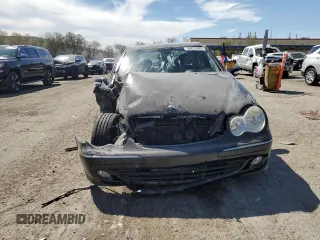 2005 Mercedes-Benz C 240 with VIN WDBRF61J15A712498, listed as a Copart auction lot 50835965 with 82,062 mi miles and Salvage Title. Bid and sale history available at DreamBid. Image 5.