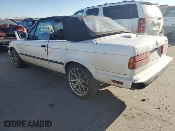 1989 BMW 3 Series z VIN WBABB1308K8275640, wystawiony jako Copart lot #44318675 z przebiegiem 182 867 mil mil oraz Czysty tytuł • Clean title. Historia ofert i sprzedaży dostępna na DreamBid. Obrazek 2.
