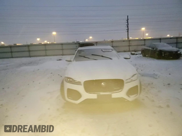 2022 Jaguar XF R-Dynamic SE with VIN SAJBL4GX2NCY91572, listed as a Copart auction lot 89068965 with 11,620 mi miles and Salvage Title. Bid and sale history available at carsss.com. Image 11.