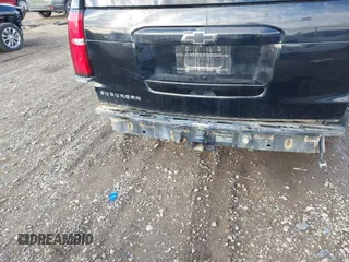 2017 Chevrolet Suburban LT z VIN 1GNSKHKC6HR246168, wystawiony jako IAAI lot #42150327 z przebiegiem Nie podano mil oraz . Historia ofert i sprzedaży dostępna na DreamBid. Obrazek 19.