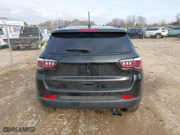 2019 Jeep Compass Latitude with VIN 3C4NJDBB4KT696358, listed as a IAAI auction lot 41511713 with 83,196 mi miles. Bid and sale history available at carsss.com. Image 16.