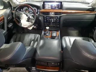 2018 Lexus LX 570 z VIN JTJHY7AX6J4261835, wystawiony jako Copart lot #55998945 z przebiegiem 99 673 mil mil oraz Szkody całkowita. Historia ofert i sprzedaży dostępna na DreamBid. Obrazek 8.