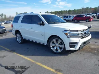 2023 Ford Expedition z VIN 1FMJU1P80PEA34247, wystawiony jako IAAI lot #41605720 z przebiegiem 40 702 mil mil oraz . Historia ofert i sprzedaży dostępna na DreamBid. Obrazek 1.
