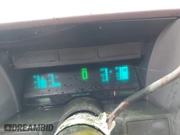 1991 Chevrolet Astro Cargo z VIN 1GBDM19Z4MB136076, wystawiony jako IAAI lot #41482281 z przebiegiem 202 682 mil mil oraz . Historia ofert i sprzedaży dostępna na DreamBid. Obrazek 7.