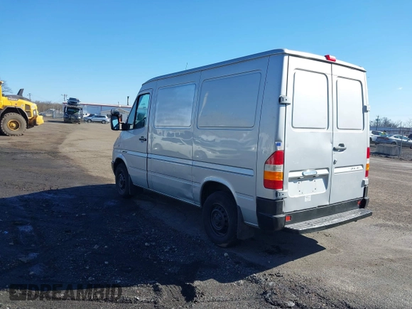 2006 Freightliner Sprinter with VIN WDYPD144765863576, listed as a IAAI auction lot 41901906 with 70,660 mi miles and . Bid and sale history available at DreamBid. Image 3.
