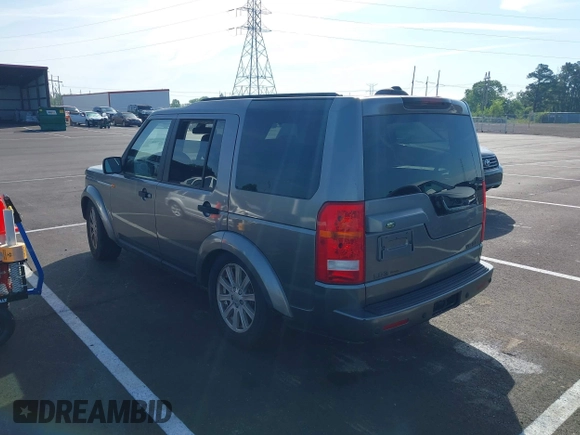 2007 Land Rover LR3 SE with VIN SALAE25427A427447, listed as a IAAI auction lot 42100032 with 137,950 mi miles. Bid and sale history available at carsss.com. Image 3.