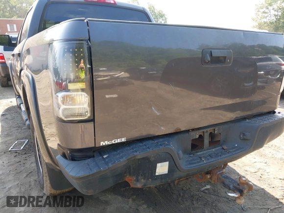 2013 Toyota Tundra z VIN 5TFDY5F18DX277032, wystawiony jako IAAI lot #42488623 z przebiegiem 287 801 mil mil oraz . Historia ofert i sprzedaży dostępna na DreamBid. Obrazek 6.