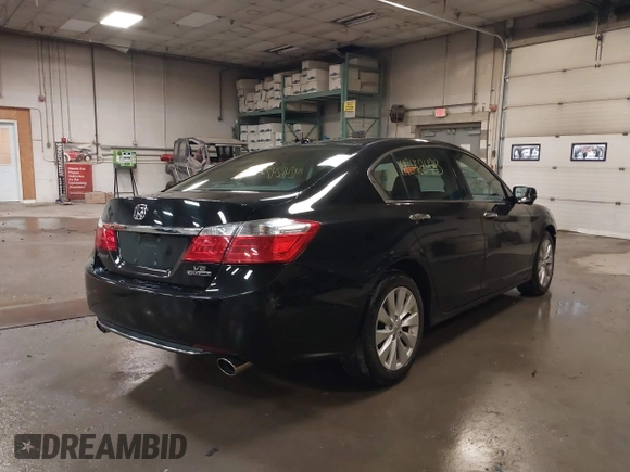 2013 Honda Accord Touring with VIN 1HGCR3F90DA034127, listed as a IAAI auction lot 42462423 with 266,974 mi miles and . Bid and sale history available at DreamBid. Image 4.