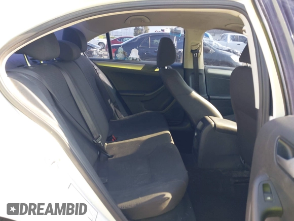 2015 Volkswagen Jetta SE with VIN 3VWD17AJ5FM258354, listed as a IAAI auction lot 42709041 with 191,338 mi miles and . Bid and sale history available at DreamBid. Image 8.