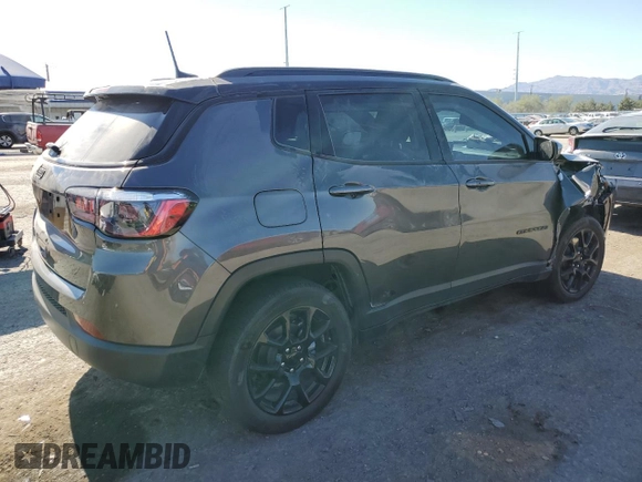 2023 Jeep Compass Altitude z VIN 3C4NJDBN7PT542177, wystawiony jako Copart lot #63284445 z przebiegiem 32 285 mil mil oraz Szkoda całkowita • Salvage title. Historia ofert i sprzedaży dostępna na DreamBid. Obrazek 3.