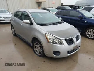 2009 Pontiac Vibe 1SB z VIN 5Y2SP67069Z412302, wystawiony jako IAAI lot #42282155 z przebiegiem 210 288 mil mil oraz . Historia ofert i sprzedaży dostępna na DreamBid. Obrazek 1.