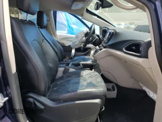 2018 Chrysler Pacifica Touring L z VIN 2C4RC1BG7JR353227, wystawiony jako Copart lot #55257335 z przebiegiem 90 697 mil mil oraz Szkoda całkowita • Salvage title. Historia ofert i sprzedaży dostępna na DreamBid. Obrazek 7.