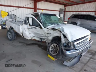 2000 Ford Ranger XL with VIN 1FTYR14C8YPC08441, listed as a IAAI auction lot 41261747 with 258,755 mi miles. Bid and sale history available at carsss.com. Image 1.
