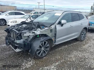 2022 Volvo XC60 Momentum with VIN YV4L12RK2N1972823, listed as a IAAI auction lot 41110804 with 46,380 mi miles. Bid and sale history available at carsss.com. Image 2.