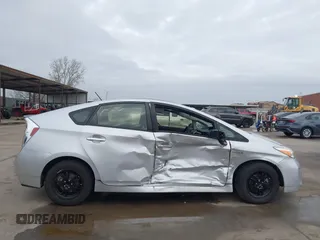2015 Toyota Prius Four z VIN JTDKN3DU7F1942591, wystawiony jako IAAI lot #41439295 z przebiegiem 86 406 mil mil oraz . Historia ofert i sprzedaży dostępna na DreamBid. Obrazek 14.