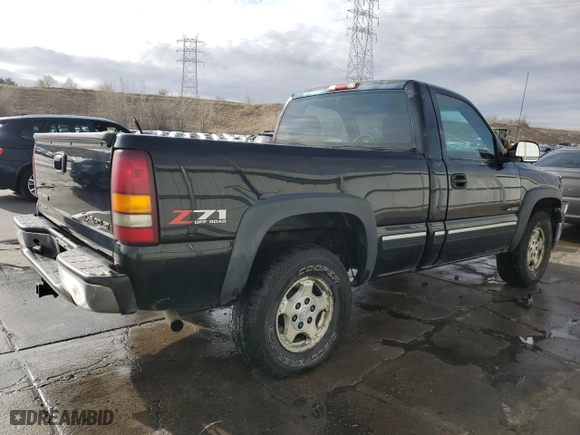 2001 Chevrolet Silverado 1500 LS with VIN 1GCEK14T31Z305015, listed as a Copart auction lot 51655555 with 280,104 mi miles and Salvage Title. Bid and sale history available at carsss.com. Image 3.