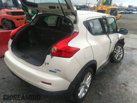 2014 Nissan Juke SL with VIN JN8AF5MV8ET482510, listed as a IAAI auction lot 39213468 with Not Provided miles and . Bid and sale history available at DreamBid. Image 4.