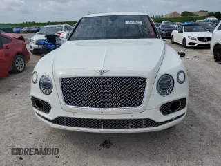 2018 Bentley Bentayga Signature z VIN SJAAC2ZVXJC016875, wystawiony jako Copart lot #56658603 z przebiegiem 44 094 mil mil oraz . Historia ofert i sprzedaży dostępna na DreamBid. Obrazek 5.