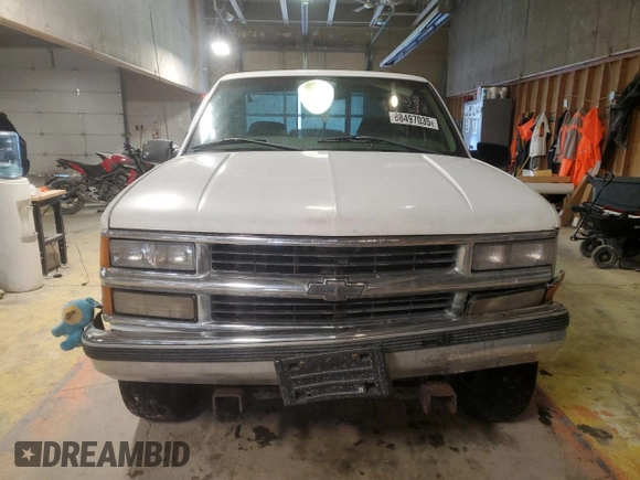 1998 Chevrolet Silverado 1500 with VIN 1GCEK14R7WZ176742, listed as a Copart auction lot 88497035 with 224,223 mi miles and Salvage Title. Bid and sale history available at DreamBid. Image 5.