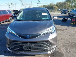 2021 Toyota Sienna LE with VIN 5TDKRKEC9MS040481, listed as a IAAI auction lot 41881118 with 41,843 mi miles. Bid and sale history available at carsss.com. Image 12.