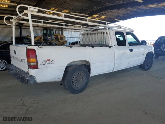 2000 Chevrolet Silverado 1500 LT with VIN 1GCEK19T9YE157205, listed as a Copart auction lot 46258285 with 243,139 mi miles and Clean Title. Bid and sale history available at carsss.com. Image 3.