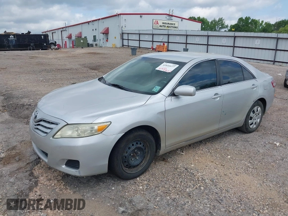 2011 Toyota Camry LE with VIN 4T1BF3EK1BU187646, listed as a IAAI auction lot 42035977 with 285,013 mi miles. Bid and sale history available at carsss.com. Image 2.