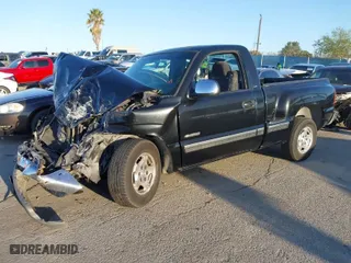 2002 Chevrolet Silverado 1500 with VIN 1GCEC14V42Z105521, listed as a IAAI auction lot 41827521 with 156,264 mi miles. Bid and sale history available at carsss.com. Image 2.