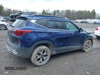 2022 Kia Seltos EX z VIN KNDERCAA4N7281481, wystawiony jako IAAI lot #41973049 z przebiegiem 27 390 mil mil oraz . Historia ofert i sprzedaży dostępna na DreamBid. Obrazek 13.