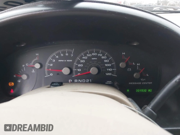 2003 Ford Expedition Eddie Bauer z VIN 1FMRU17W63LB90848, wystawiony jako IAAI lot #42101411 z przebiegiem 331 532 mil mil oraz . Historia ofert i sprzedaży dostępna na DreamBid. Obrazek 7.