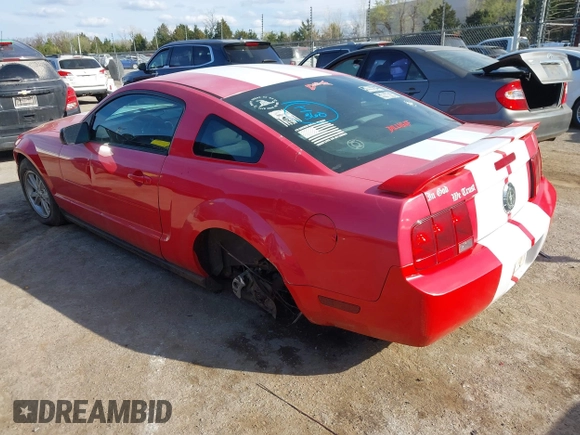2005 Ford Mustang Deluxe z VIN 1ZVFT80N955155293, wystawiony jako IAAI lot #41891807 z przebiegiem 169 092 mil mil oraz . Historia ofert i sprzedaży dostępna na DreamBid. Obrazek 3.