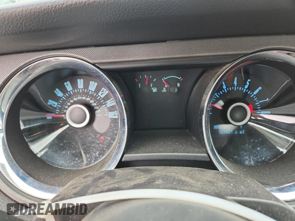 2013 Ford Mustang V6 с VIN 1ZVBP8AM2D5267439, выставлен на аукционе Copart как лот 61307575 с пробегом 109 401 миль миль и Списание • Salvage title. История ставок и продаж доступна на DreamBid. Изображение 9.