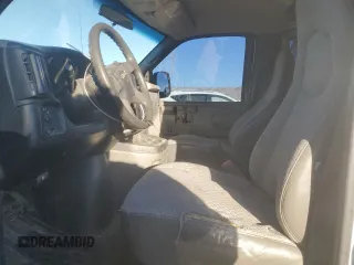 2007 GMC Savana Cargo Van with VIN 1GTGG25V271150268, listed as a Copart auction lot 85996794 with 141,505 mi miles and Salvage Title. Bid and sale history available at carsss.com. Image 7.