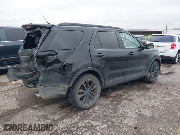 2018 Ford Explorer XLT with VIN 1FM5K8D83JGC20557, listed as a IAAI auction lot 41554727 with 98,180 mi miles and . Bid and sale history available at carsss.com. Image 4.