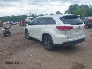 2017 Toyota Highlander XLE with VIN 5TDKZRFH2HS517308, listed as a IAAI auction lot 42170331 with 149,176 mi miles and . Bid and sale history available at DreamBid. Image 3.