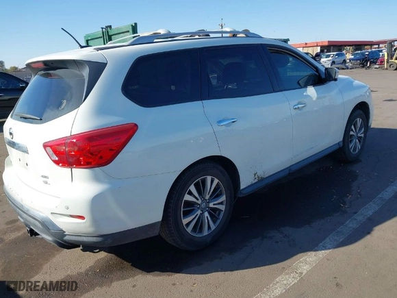 2018 Nissan Pathfinder SV with VIN 5N1DR2MM0JC606426, listed as a IAAI auction lot 41377783 with 173,419 mi miles. Bid and sale history available at carsss.com. Image 4.